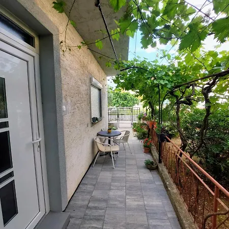 Badi Apartment *